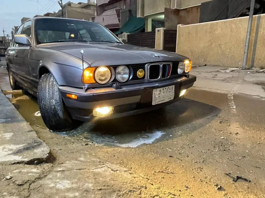 ٥٢٥ تعمير جديد
فتحه 
مري كهرباء 
موديل ٩١ 
٤٨ وبيها مجال 
***********

