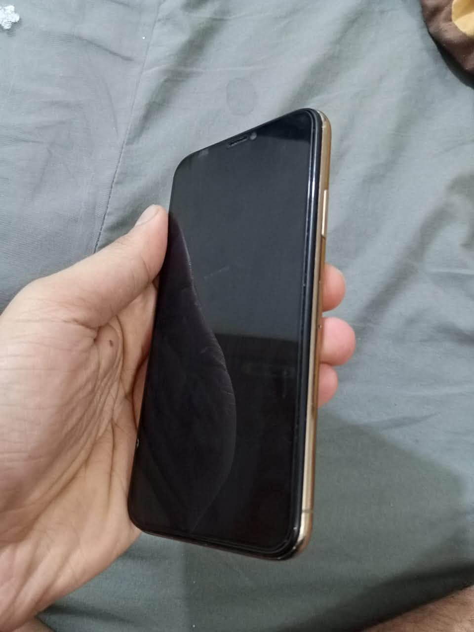 آيفون XS • ٢٥٦ • نضافه ٩٥