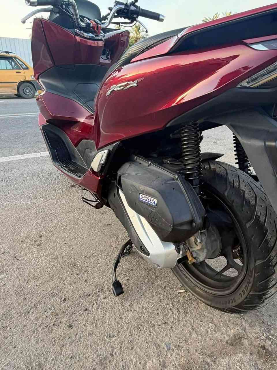 السلام عليكم للبيع
دراجة pcx 2020 بصمة

 الجيل الرابع ياباني وارد كوري

حجم المكينه 150cc 

لون احمر 

 قاعدة اصليات 

تايرات خلفي امامي نفس النقشة

جدد  

دكمة عاليه ناصي رماش 

حساس زدحام +

اوراقه غراضه كلها كاملة 

مكفوله كفرات ومكينة شرط الفحص 

تاخذة 

اي ستفسار خاص او واتساب 

***********

السعر 20 وبيهة مجال 

مكاني بغداد/
