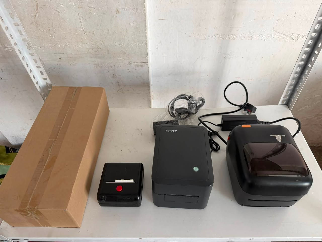 طابعات حراريه عدد ٣ وياهن كارتون ليبل ٣* ٥
السعر ١٤٠ الف 
***********
