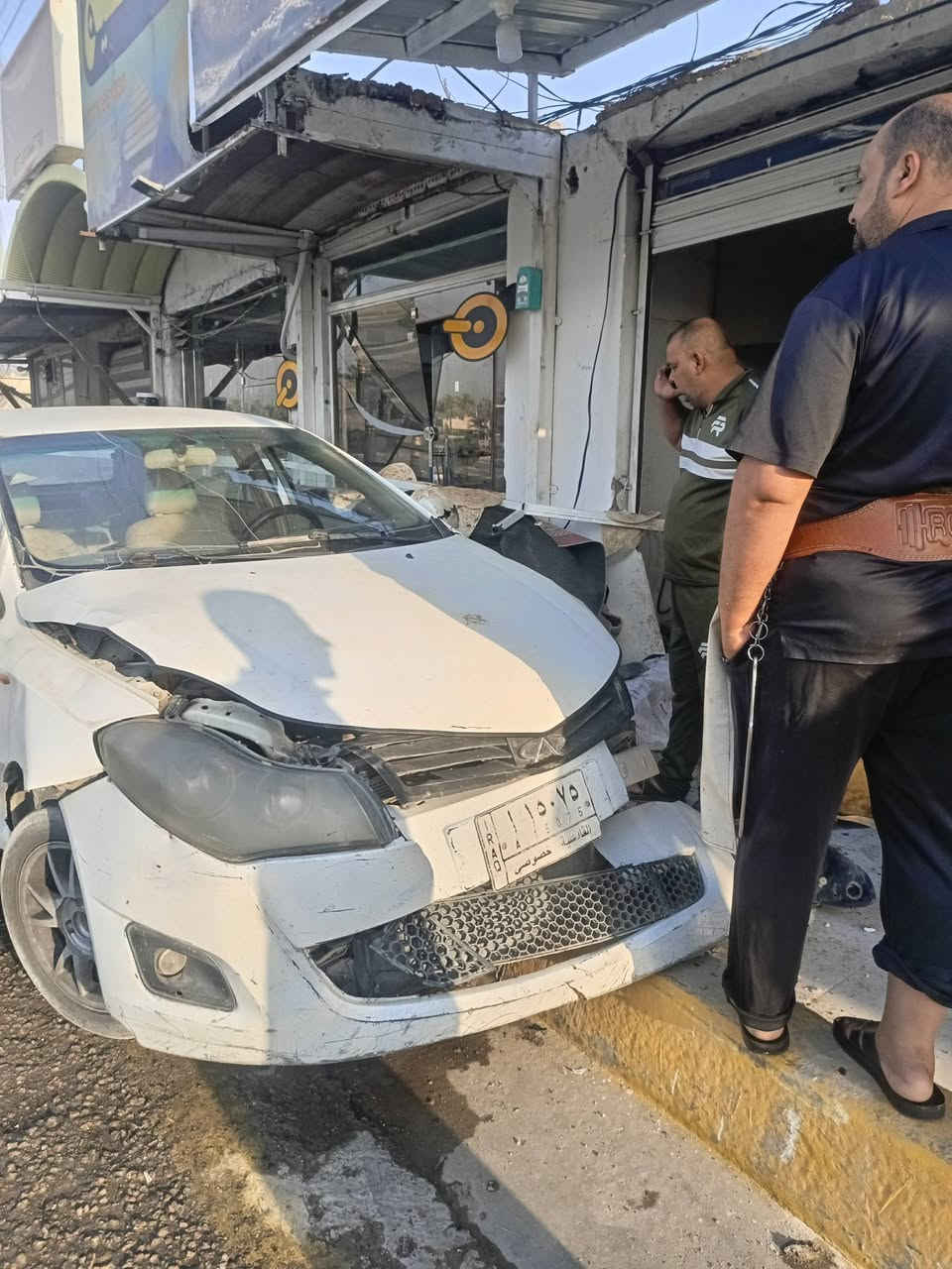 سلام عليكم شيري فلاوين تعرضت لحادث و تباع على حادثهة رقم للاستفسار *********** سعر عشر وراق

