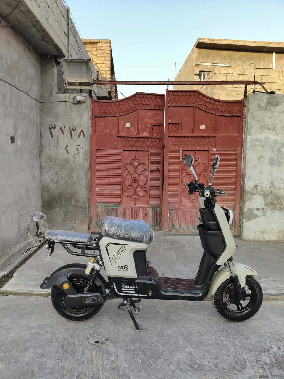 ماطور شحن 2025
R8
5بطاريات شرط فحص 
نضام بارك
لايتات لد
دبل اشاره 
بريكات هيدروليك
تايرات نضيف
سعر425 بي مجال
ديالى جلولاء
***********
