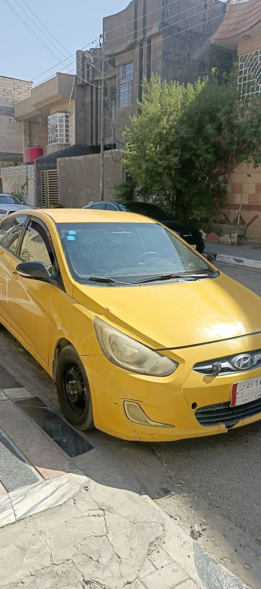 اكسنت خليجي المضلع مديل 12 
السعر رايد السياره 73 قفل
السياره باسمي ما عليها غرامات تحويل جديد
+گير مكينه خير من الله
 +هزه قبل اسبوع سويتها
+رقم جديد باقي ع الاستلام
+حداديه جديده
 +تخم تاير جديد
 + اسبير
 +تبريد ثلج 
+شاشة لمس
 +مكينه نظيفه 1600 ع الاربع الاف ابدللها دهن معتني بيها استعمال شخصي +ماخذ بيها خط جنت مستعجل ع بيعتها
السلبيات التبريد عاطل كمبريسر والبريك الامامي تعبان يرادله تبديل دسكات والايتات الاماميه صاير طبك بالوايرات لان شاد عليهن لايتات إضافية وهذن اطيح عليهن 5 ورقات لان ماريد اصلح اريد ابيع

***********
