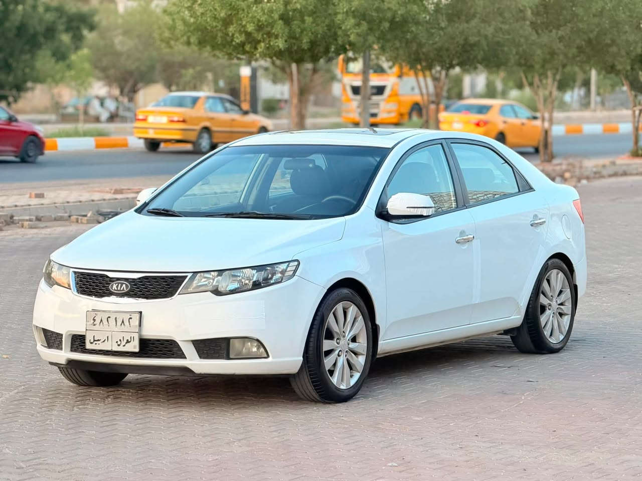 سلام عليكم
سيراتو 2012 بدون قطره صبغ
سونار ويه صور مال اليوم 
محرك كير خير من الله 
تبريد ثلج 
سياره فوول فوول عدا بصمه 
فتحة شفتات ستيرن دشبول لمس حساس كامره 
گير ست نمر ……
الباقي المواصفات معروفه 
رقم اربيل بسمي شرط تحويل وكاله
مكان سياره خانقين 
سعر 99 ورقه 
رقم ***********

