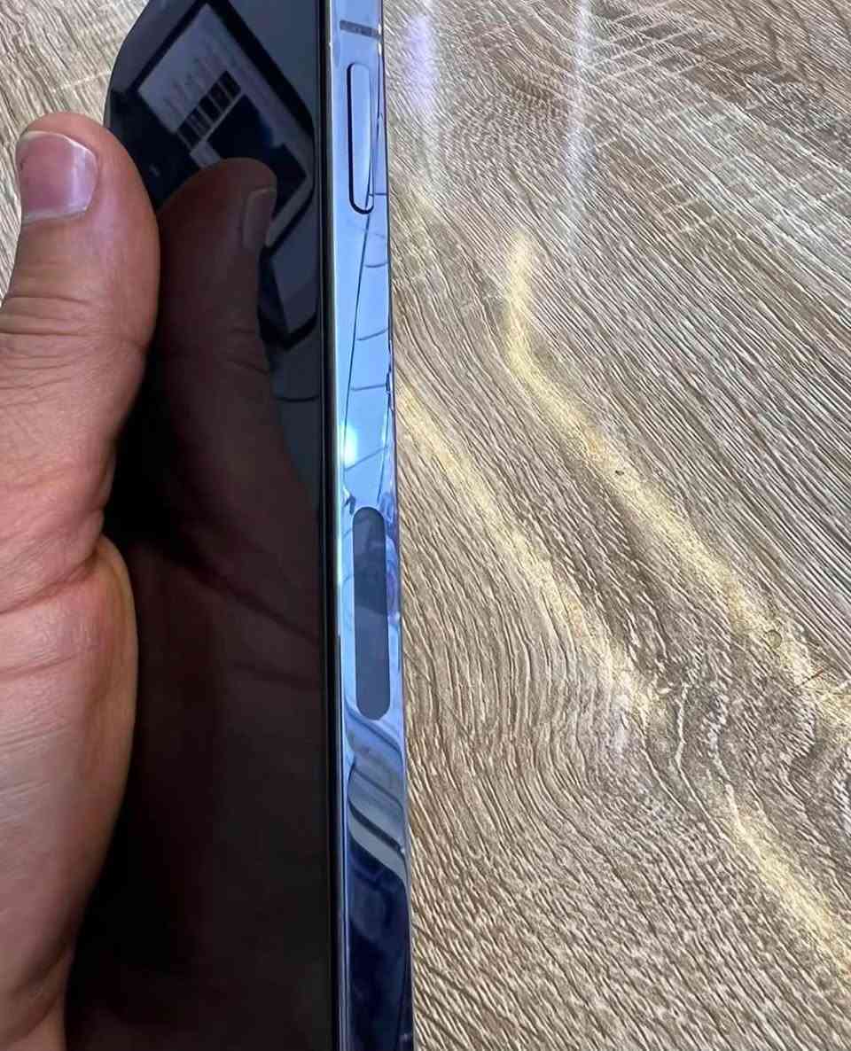 جهاز امبدل بيه شاشه 3خيارات
وبطاريه تقره 100 امبدله 
اجهاز نضيف للدرجه شخط مابيه فيس ايدي كامرات كله شغاله ذاكره 256 للأستفسار *********** 
متواجد وتساب حته عتعليقات مـا افوت تعالي وتتساب اجاوب سعره 475 وبيه مجال حك الجيه مكاني بغداد المنصور
