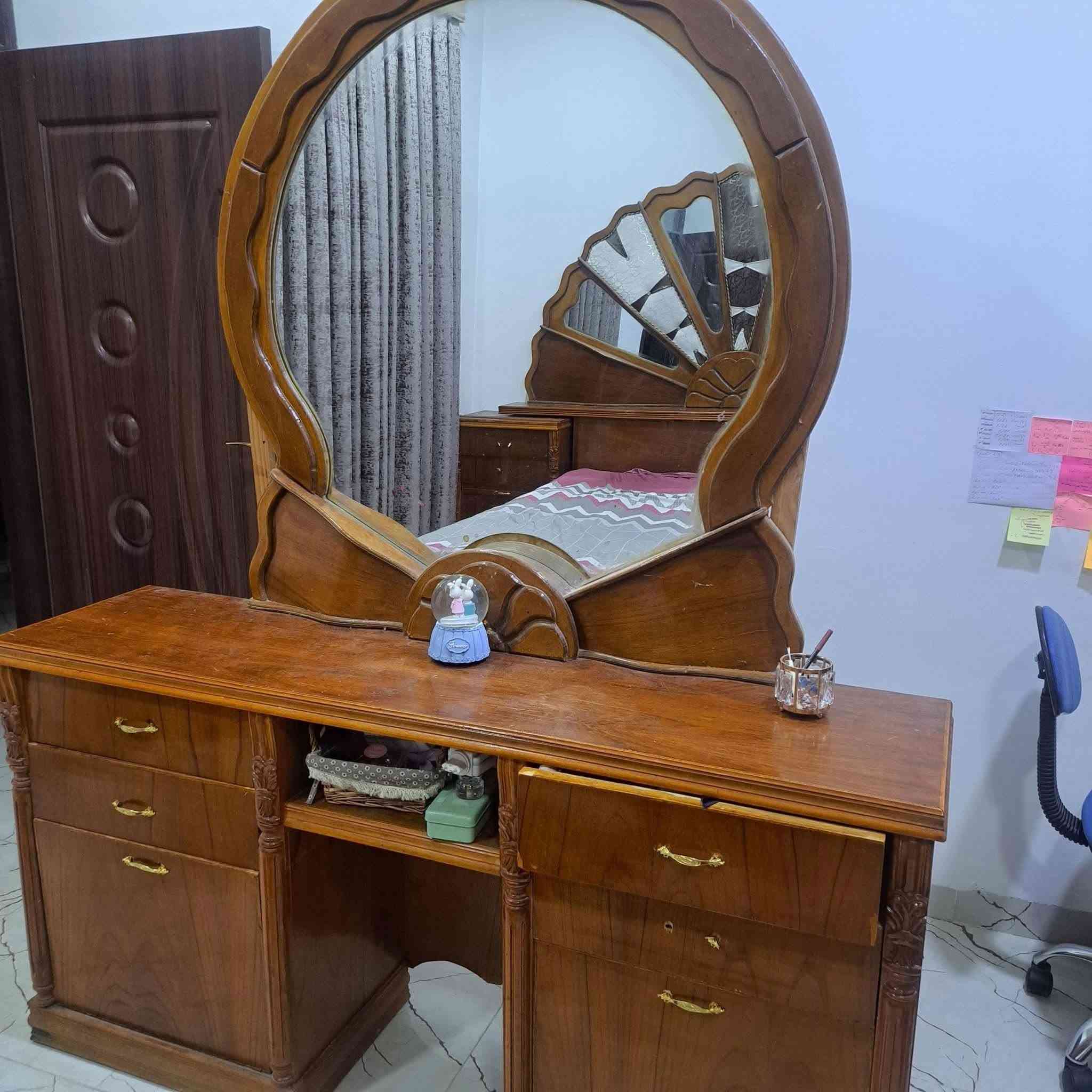 غرفة نوم نفرين خشب عراقي ثقيل وصبغ جديد وبحالة جيدة نظيفة  كدام العين
الموقع الموصل 

الشراي يعلق تم يصلو السعر  او يتصل عالرقم  ويتدلل ***********
