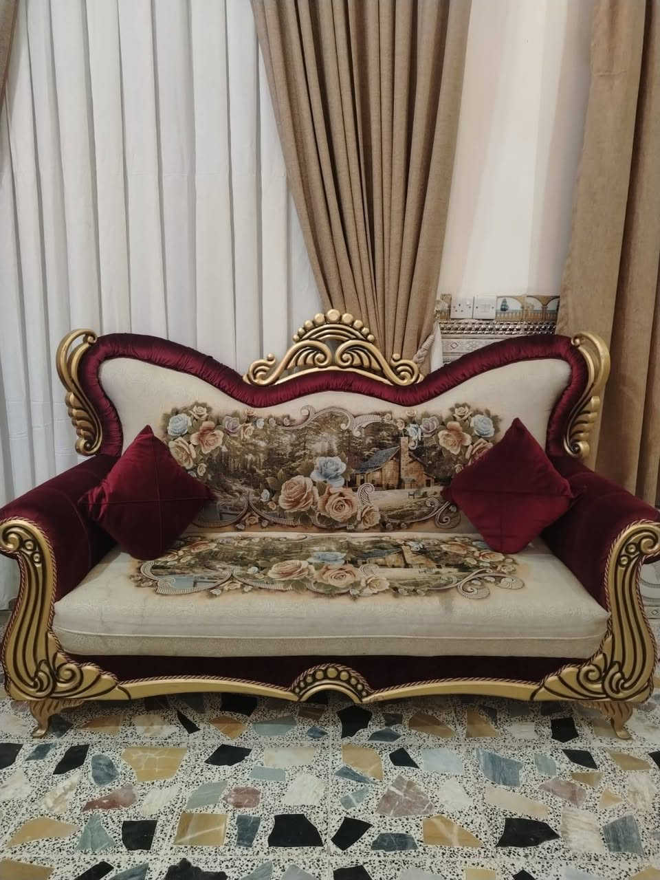 ١٠ مقاعد • درجة أولى • بلوك أسود