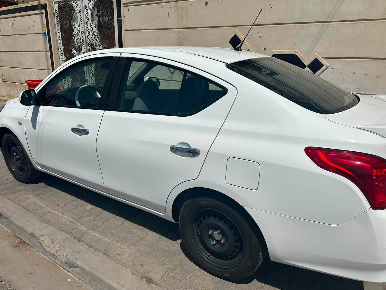 السلام عليكم نيسان صني هندي اربيل للبيع بسم شركة احمد جوهر إسماعيل تريد تحويل تريد وكاله موديل 23 سنويتها تنتهي بسنة 2030 سيارة كفاله صبغ ضربه ماعدا دحجه بالمدكر والصندوك موضحات بالصور جدا خفيفات تبريد ثلج طخم تاير جديد سيارة مال بيت ماشيه 80 الف رايدها 113 وبيها مجال للشراي مكاني الاصمعي القديم ***********
