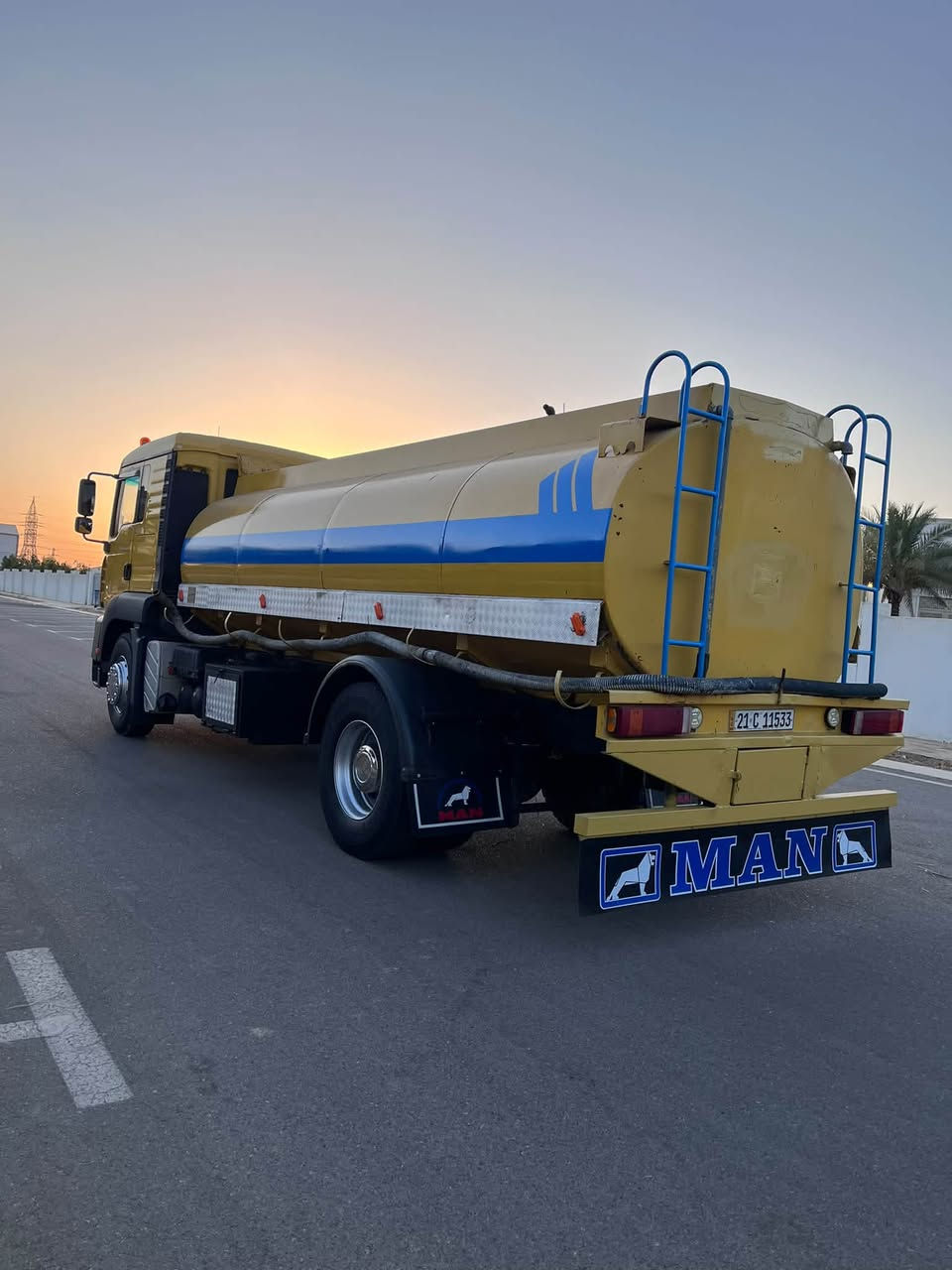 مان تنكر البيع مؤديل 2005 ريتايدةر ىؤتؤماتيك تبريت رةقةم جديد سةنةوةية جديد تانكي 15000 الف حمل گاز سيارة جاهزة سؤندة موليدة سيارة شةتر تحويل رةقم هاتف *********** مكان كةلار
