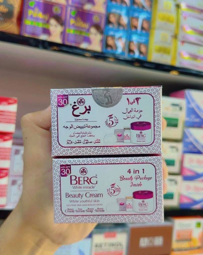🔥 عرض خاص — الكمية محدودة 
✨ خلطة + صابونة "برغ" الباكستانية الأصلية 🇵🇰

🌸 فوائد خلطة برغ للبشرة:
✨ تساعد على تفتيح البشرة وتوحيد لونها.
🌟 تمنح البشرة نضارة وإشراقة.

🎯 تساعد على تقليل التصبغات والبقع الداكنة.

🌿 تساعد على تخفيف مظهر آثار الحبوب.

🫧 تساهم في إزالة خلايا الجلد الميتة.

🧼 تساعد على تنظيف البشرة وتحسين ملمسها.

💧 تمنح البشرة نعومة وترطيبًا.

🤍 تساعد على تقليل مظهر اسمرار بعض المناطق.

✨ مع الاستمرار قد تساعد البشرة على الظهور بمظهر أكثر صفاءً وحيوية.

⚡ الكمية محدودة — احجزي قبل نفاد الكمية

📲 للحجز واتساب ***********

📍قضاء السنية - الشارع التجاري- الفرع المقابل لجمعية دنكه التجارية
