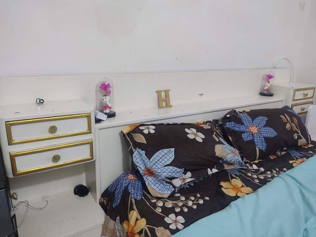 بيت للبيع ٥٠ متر طابو صرف كونكريت طابق واحد شارع مجمع بيتي خلف مول بغداد للاستفسار اكثر اتصل على هذا الرقم ***********

نص مكتوب في الصور:
- REDMI NOTE 9 PRO AI QUAD CAMERA