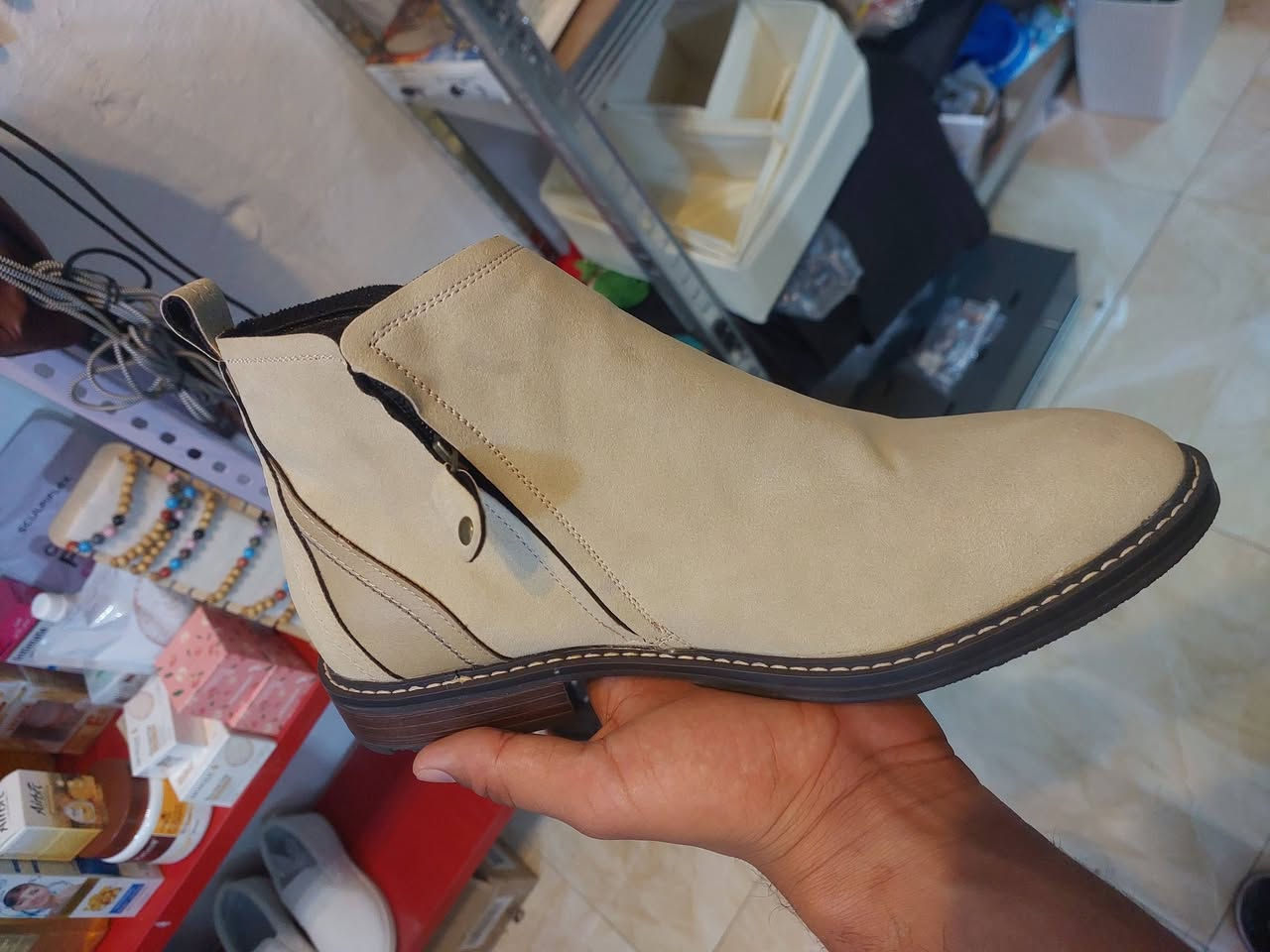 بوت رجالي • درجة أولى • مقاس ٤٢