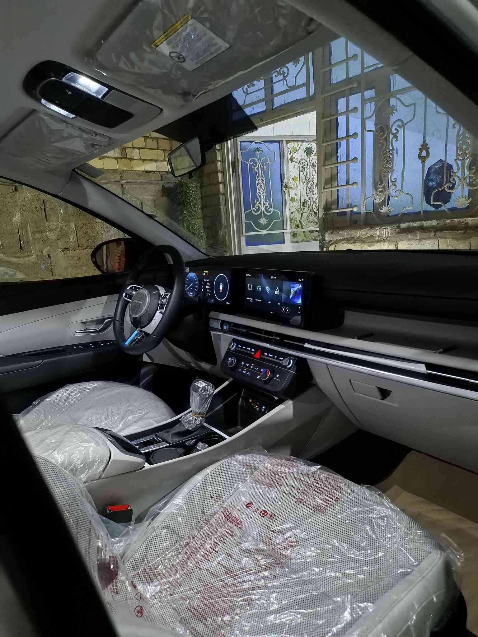 السلام عليكم
🌺هونداي توسان 2027 الشكل الجديد كلياً🌺

🚗 السيارة خاضعة لضمان 
♻️ ضمان 3 سنوات او 60,000Km
🔥 المقدمة من الاولى موتورز

‼️ مرقم بغداد‼️

العداد/ 450كيلو

اليكم التفاصيل الآتية:

🔘 خليجي 
🔘 زيرو
🔘 الموديل 2027
🔘 سعة المحرك 2.0L 
🔘 مرتبط بناقل حركة أوتو 6 نمر
🔘 يبلغ عزم الدوران 192 نيوتن/متر
🔘 عدد AIR BAG 2
🔘 حساسات أمامية 
🔘 حساسات خلفية
🔘 لايت زينون + LED
🔘 كشافات 
🔘 بك لايت LED
🔘 جنطة كهرباء ❗️❕
🔘 مفتاح التشغيل بصمة
🔘 تشغيل عن بعد  
🔘 دشبول شاشة متصل ❗️❕
🔘 شاشة (Apple Car play - Android Auto)
🔘 كاميرا دوارة
🔘 حركة المقاعد الأمامية كهرباء
🔘 تتسع المقصورة ل 5 ركاب
🔘 مثبت السرعة Cruise
🔘 المودات والأوامر الصوتية
🔘 أوضاع القيادة  Drive Mode 
🔘 فحص أنظمة السيارة 
🔘 حساسات ضغط اطارات 
🔘 مقود جلد حياكة
🔘 قطعتين تبريد
🔘 هاند بريك بصمة 
🔘 اشارة في المرايا الجانبية
🔘 ويل كب 19
🔘 4 دسك
🔘 اريل نفكيتر 
‏🔘 ABS 
🔘 أوتو هولد - Auto Hold
🔘ايزوفكس - ISOFEX
🔘 نظام مانع الانزلاق
🔘 نظام نزول المنحدرات
🔘 منفذ الطاقة 12v
‏🔘 Bluetooth - USB - Type C
🔘 شاحن هاتف Wairlees
🔘 ماسحة خلفية
🔘 بردات أبواب خلفية
🔘 بردة خلفية  
🔘 قبضات أبواب من الألمنيوم
🔘 تطعيم الدواخل ألمنيوم و النيكل

🔺 أبعاد السيارة 🔺

📏 الطول 463 cm
📏 العرض 187 cm
📏 الارتفاع 167 cm

للتواصل /*********** اتصال أو واتساب

العنوان /بابل الحصوة الحولي
