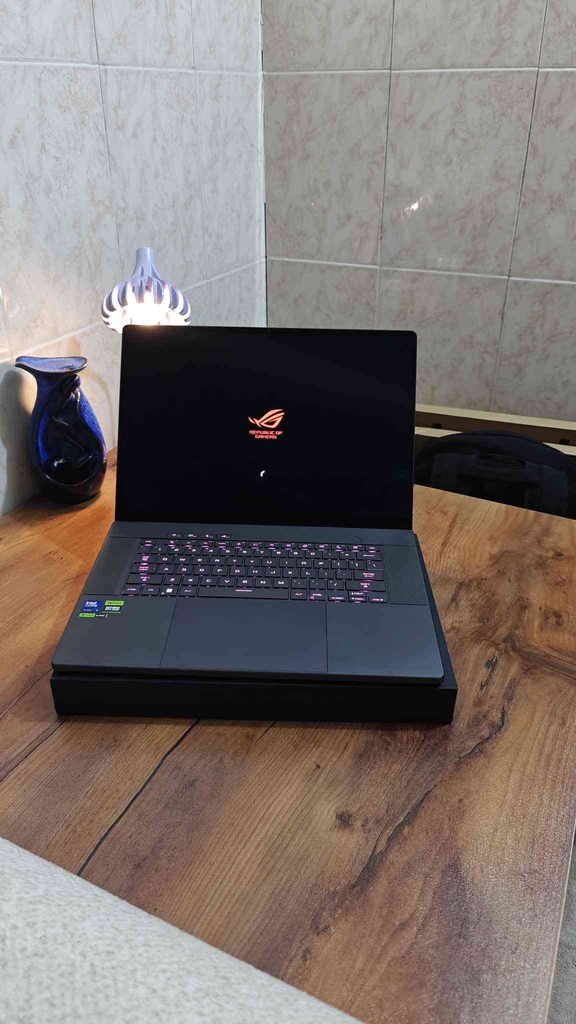 ASUS ROG G16 • RTX 4070 • OLED QHD 240Hz