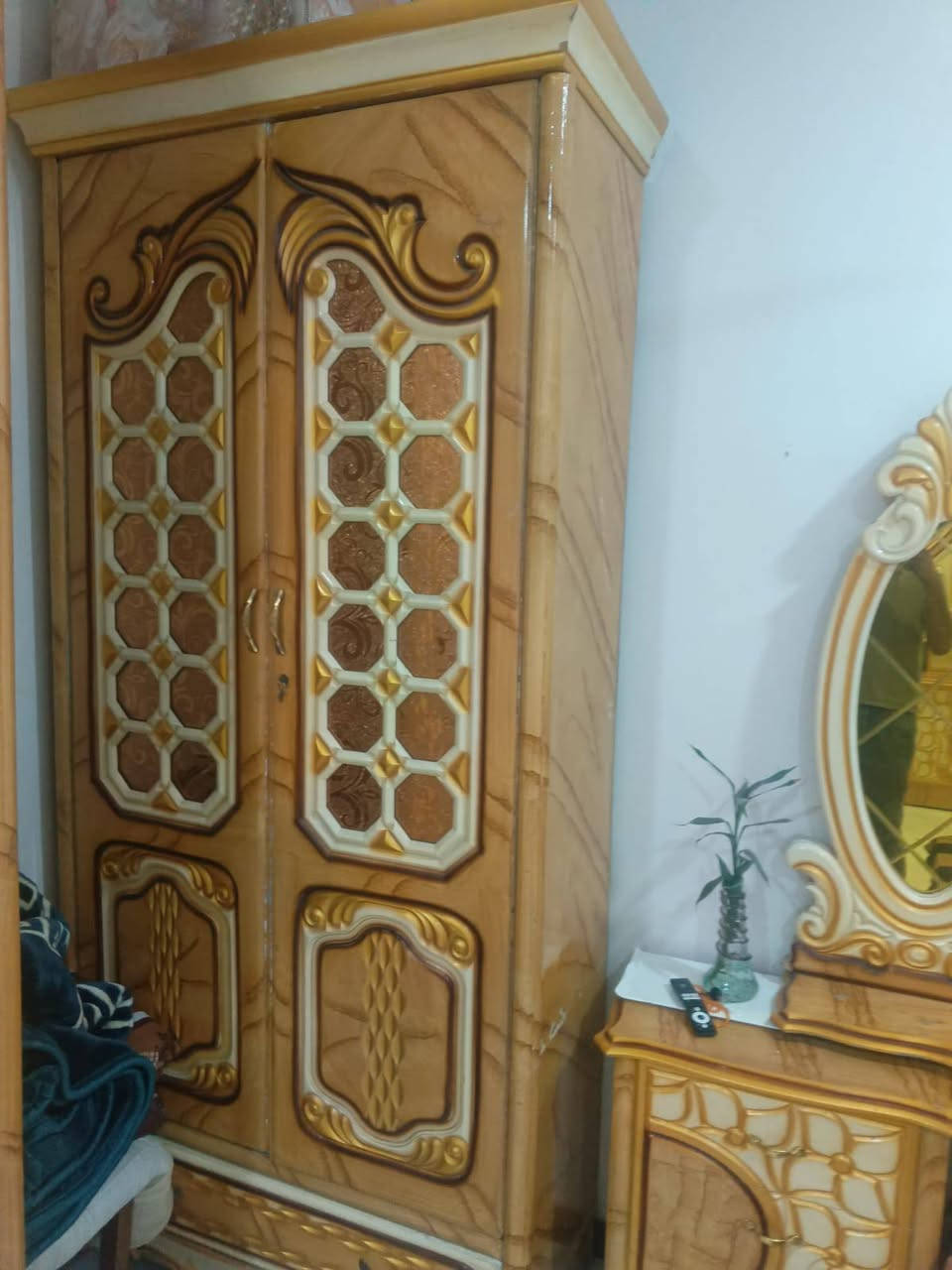 سلام عليكم غرفه نوم للبيع مستعمله السعر 650 بيه مجال ه‍ ***********
