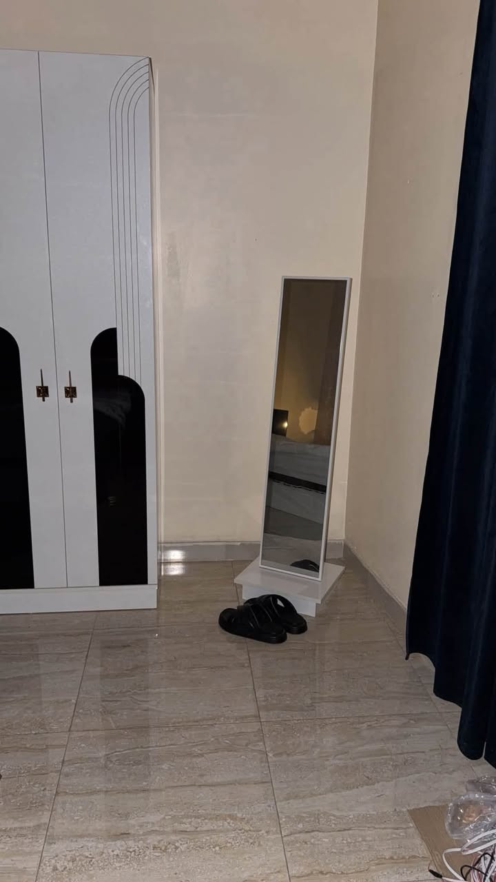 سلام عليكم للبيع غرفه تركيه 7 قطع فيروزه
جديده كلش صار شهرين من نصبته مامستخدمه ابد 
بيبان الكنتور والكومديات اوتماتيك اضاء بلكنتور مخزن سريري مكاني بغداد الامين 
***********
