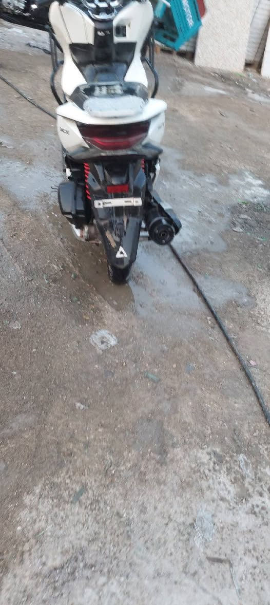السلام عليكم  دراجه  pcx جيل الثالث كوري دراجه نضيفه شوفت عينك تجي وتشوف  ب12$ ونص وبيها مجال حك الجيه  مكانها كربلاء ***********
