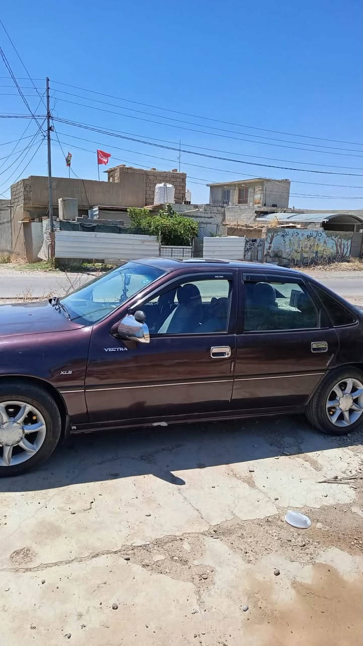 سياره اوبل فكترا للبيع رقم اربيل مسطره دولى  موديل 91. سنوىه مامنتهى   كير عادى  محرك 20  كير محرك بشرط  مصبوغه صبغ عام للجماليه   ويل كاب كروم تايرات جديده 
سعره 38 ورقه بيها مجال  للاستفسار اتصل للرقم ***********
