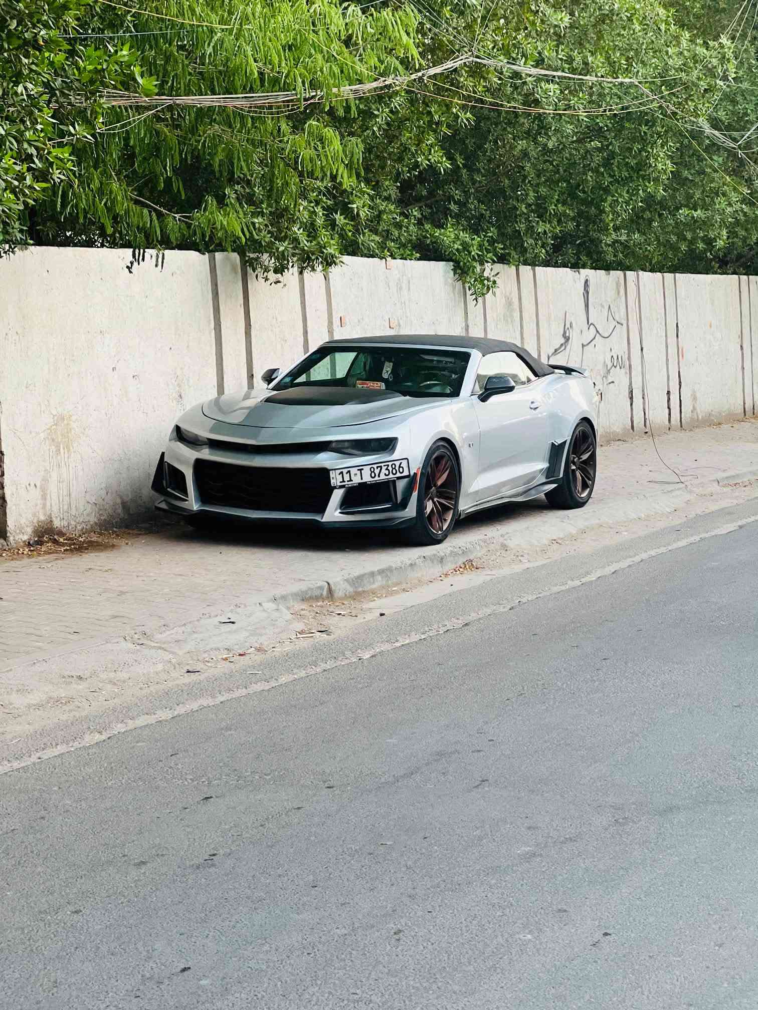بيع جدآ مناسب 97 بيع مستعجل وبيهة مجال بسيط 
: يالله السلام عليكم شلونكمً شباب للبيع فقط كمارو 2017 كشف سيارهً لونً مميز السنويهً بسمي مشروع وطنيً تحويل ثاني يومً 
موصفاتً السيارهً معروفهً ميحتاجً اذكره 
كشفً شغال ميهً ب ميه وسيارهً محدثهً بلكامل ZL1 كلش ناصبه وحلوه   
بيهة لايت زنون اصلي وعين الشيطان ولدات حمر كلش حلوات 😈
 
تبريد شغال وثلج ماشالله 
بصمه ابواب.   بصمه سايد بريك 
السياره نضيفه ولا كلب مشتغل بل دشبول 
عليهة ويل اصلي كلش حلو وناصب السياره
حادث السياره جاملغ الخلفي عكس السائق ومعدل بارد بدون لا شواصي ولا دواخل ولا لغود فقط اليرباك عكس السائق طاك 

بيهة اربع قطع صبغ ابيع احزام علمود لا تعبك ولا تعبني 🤍.   
نقص السياره صدر شويه تعبان الامامي 
ورادله ادامه لين ماعندي مجال اسويهن 🤍.   مكان السياره بغداد الشعله
الرقم ***********. 
***********
