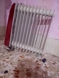 صوبه  للبيع جديده واحد من تايرات طاگ فقط سعر 75 للتواصل 07836550092