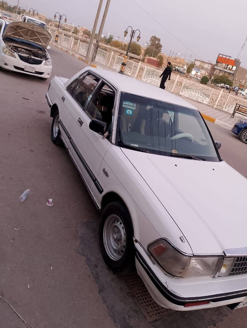 سيدان يسره بلاد مديل 88 كير مكينه 2اونص مكفولات.  تخم تاير جديد تبريد ثلج شرط بيهه ضربه خفيفه بلمدكر اليسر مصبوغ ولباقي بلاد لاصبغ ولا خياس جاهزه من الطول لطول رقم بغداد الماني بغداد بسمي تحويل مباشر  غرفه نضيفه  مكاني سوق الشوخ كرمت بني سعيد  شراي يتصل السعر 60 اوبيهه مجال قليل *********** مكلف بنشر ولله
