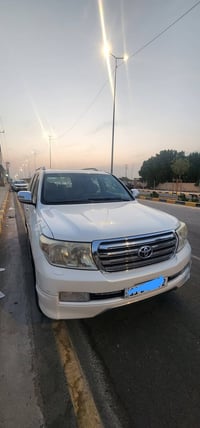 لاندكروز • ٢٠١١ • مكفوله