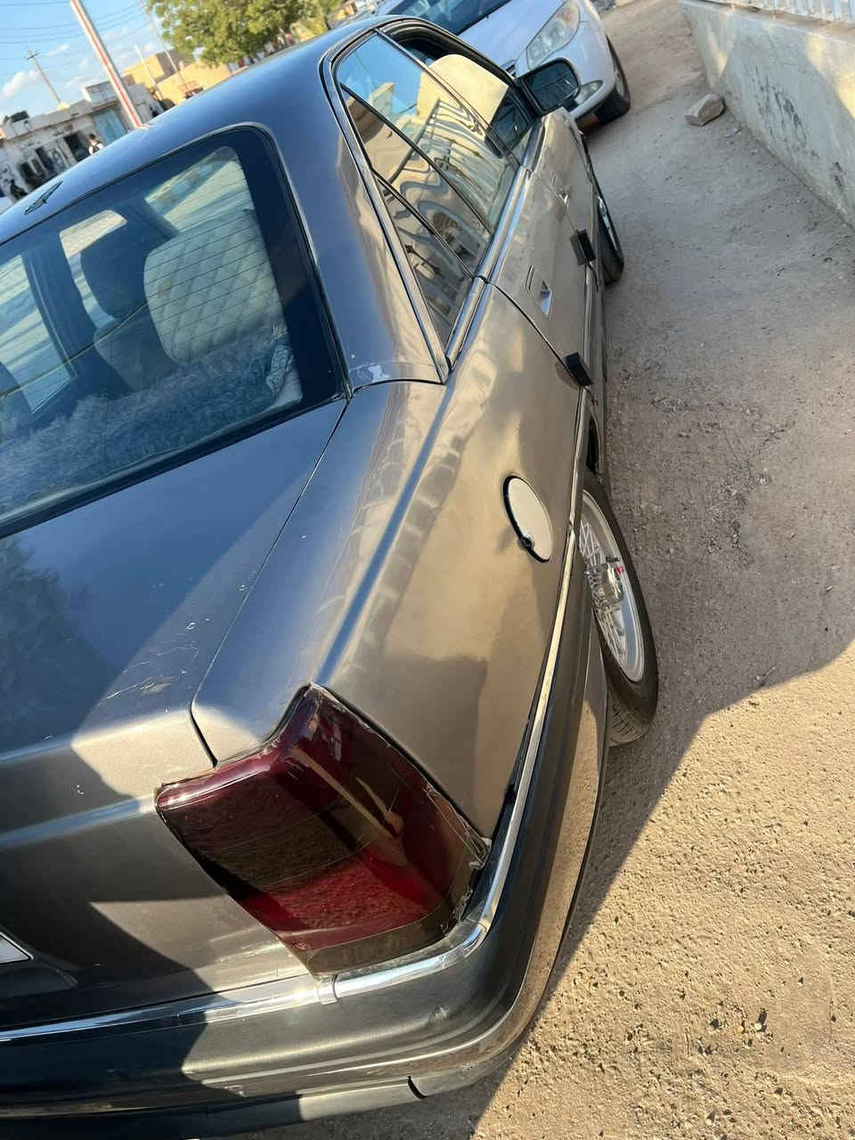 سلام عليكم اوبل اوميكا للبيع موديل 92 
محرك 2000

كير عادي 

محرك كير شرط والك الفحص 

صدر جديد

تخم تاير + ويل كب 

كهربايات شغالة جام كهرباء فتحة سقف 

صبغ عام بدون ضربة 

 رقم الأنباردولي شرط

 تحويل سعر سيارة 33$بيها بيع نقد !!  لا اقصاد ولاعدة ولا  مراوس رقم هاتف ***********
