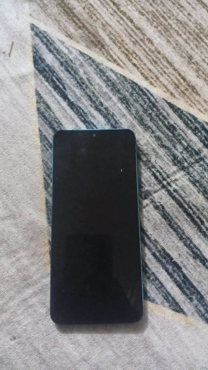 سلام عليكم موبايل هونر 90 لايت للبيع سعره 125 وبي مجال امبدل شاشه ولضهر بي شوي كسر  الاستفسار خاص او على واتساب ***********
