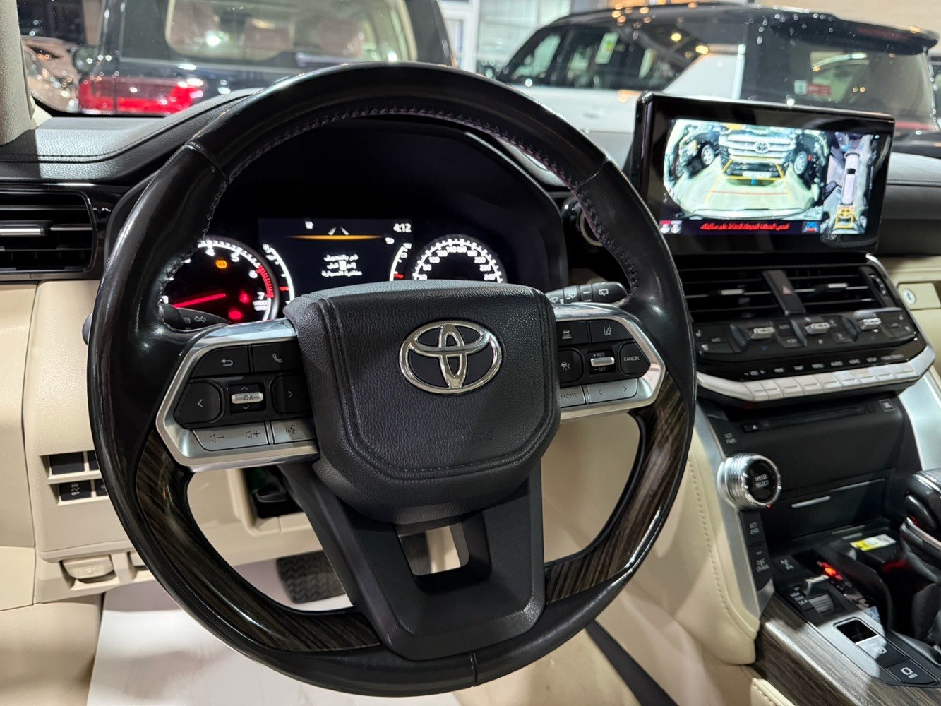 * لاندكروزر  vx لمتد 2023 بغداد مغلفه ppf
* ⁠سعد العبيدي (***********)
* ⁠جعفر (***********)
* ⁠السعر (66.500 $) مغلفه ppf
* ⁠الفئة:  LIMTED  /  VX تنفس طبيعي
* ⁠داخل جلد بيجي اصلي 
* محرك 6 سلند (4000 cc) 
* ⁠العداد (29750) رقم بغداد 
* ⁠رادار امامي - رادار خلفي - رادار جانبي (نقطة عمياء) 
* ⁠تحديد مسار قيادة ذاتية 
* ⁠شاحن وايرليس امامي 
* ⁠هاندبريك بصمة لايت اوتو 
* ⁠ماوس تغير وضعيات القيادة 
* ⁠بصمة تشغيل بصمات ابواب عدد (5).
* ⁠سماعات تويتر (JpL) شاشة دجتل
* ⁠شاشة كبيرة اصلية 
* ⁠شاشات خلفية عدد (2) 
* ⁠4 كامرات (360 درجة) اصلية 
* ⁠فتحة سقف (سلايت) لايت ثلاث عدسات
* ⁠الكراسي الامامية كهرباء 
* ⁠كراسي الامامية تبريد تدفئة 
* ⁠مقاعد (7) راكب  فور ويل (4*4)
* ⁠ثلاجة وسطية جنطة كهرباء  
* ⁠داخل صاج تشغيل عن بعد
* ⁠علامة لاندكروز الضوئية بالابواب
* حساس امامي خلفي مري طي كهرباء مري جانبية نيكل 
* ⁠قبضات ابواب نيكب ترايش ابواب نيكل 
* السعر  (65.500 $) رقم بغداد كامل
* العنوان :- بغداد النهضة الشآرع الثآني  معرض الناجي سعد العبيدي 
* ⁠للاستفسار هـ(***********) (***********)