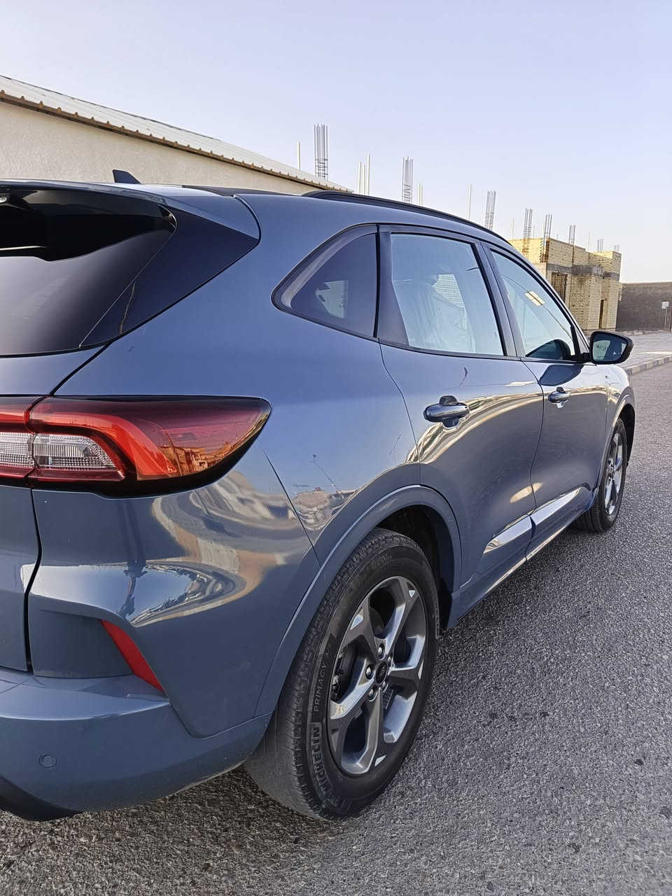 فورد سكيب 2023 فئة Stline (للبيـــع)
المكينة(3sylinder)
1.5 turbo
المواصفات
الفئة : ST Line سحب امامي
ناقل الحركة : ماوس اوتماتيك 8 نقلات
مواصفات السيارة 
- اربع وضعيات قيادة
- تبريد امامي منفصل و تبريد خلفي (مركزي)
- شاشة عداد كبيرة
- شاشة رئيسيةكبيرة 13.2 انچ
- هاند بريك بصمة
- رادار امامي 
- تحديد مسار 
- نقطة عمياء 
- حساسات خلفية 
- كاميرا 360 درجة 
- مقعد السائق كهربائي مع تدفئة للمقاعد الأمامية 
- توقف ذاتي لمنع الاصطدام امامي و خلفي 
- اضاءة خلفية امامية Full Led مع لد نهاري  
مع وجود الكثير من الميزات و المواصفات الاخرى  
ماشية 78ميل
حادث تصليح البنيد نفسة 
 كذلك الجاملغ الخلفي عكس السايق بدون تبديل اي قطع
بدون ايرباك 
#الـسعـــــر 125$ سعر مناسب جدا 
للاستفسار الاتصال 
***********
