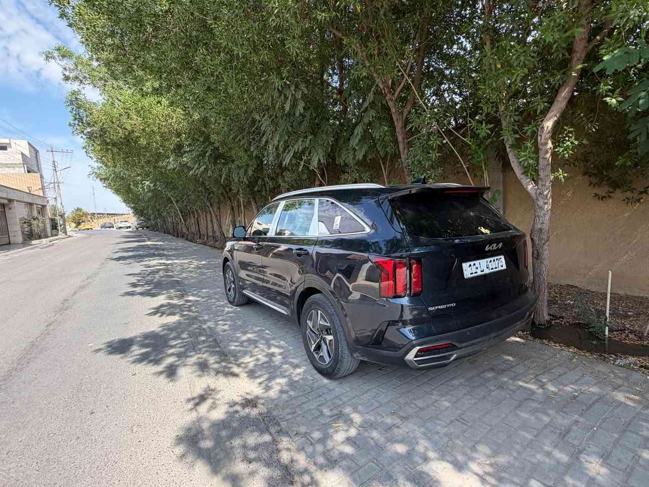 سورنتو 2022 EX هايبرد وارد امريكي
رقم بغداد باسمي

 المسافه المقطوعه  : 98 الف كيلو متر
حجم المحرك : 1600 تيربو هايبرد 

حادث السياره : بامريكا بنيد ومبدل بلادي
بالعراق صار بيها طختين جاملغ وباب  وجنطه بدلتها بلادي 
     
مواصفات 
بصمه
بنوراما
كير ماوس
كشنات جلد
ويل كب
كشافات
تشغيل عن بعد 
حساسات خلفي امامي
شحن وايرليس
رادارت 360
بصمة ابواب
هند بريك بصمه
اوتو هولد 
هيترات بالكشنات
قطعتين تبريد 
لايتات لد + بكلايت لد
كشنات كهرباء 
جنطةكهرباء
7 راكب VIp
المكان بغداد
السعر مناسب 

رقم الهاتف
*********** بغداد, العراق
