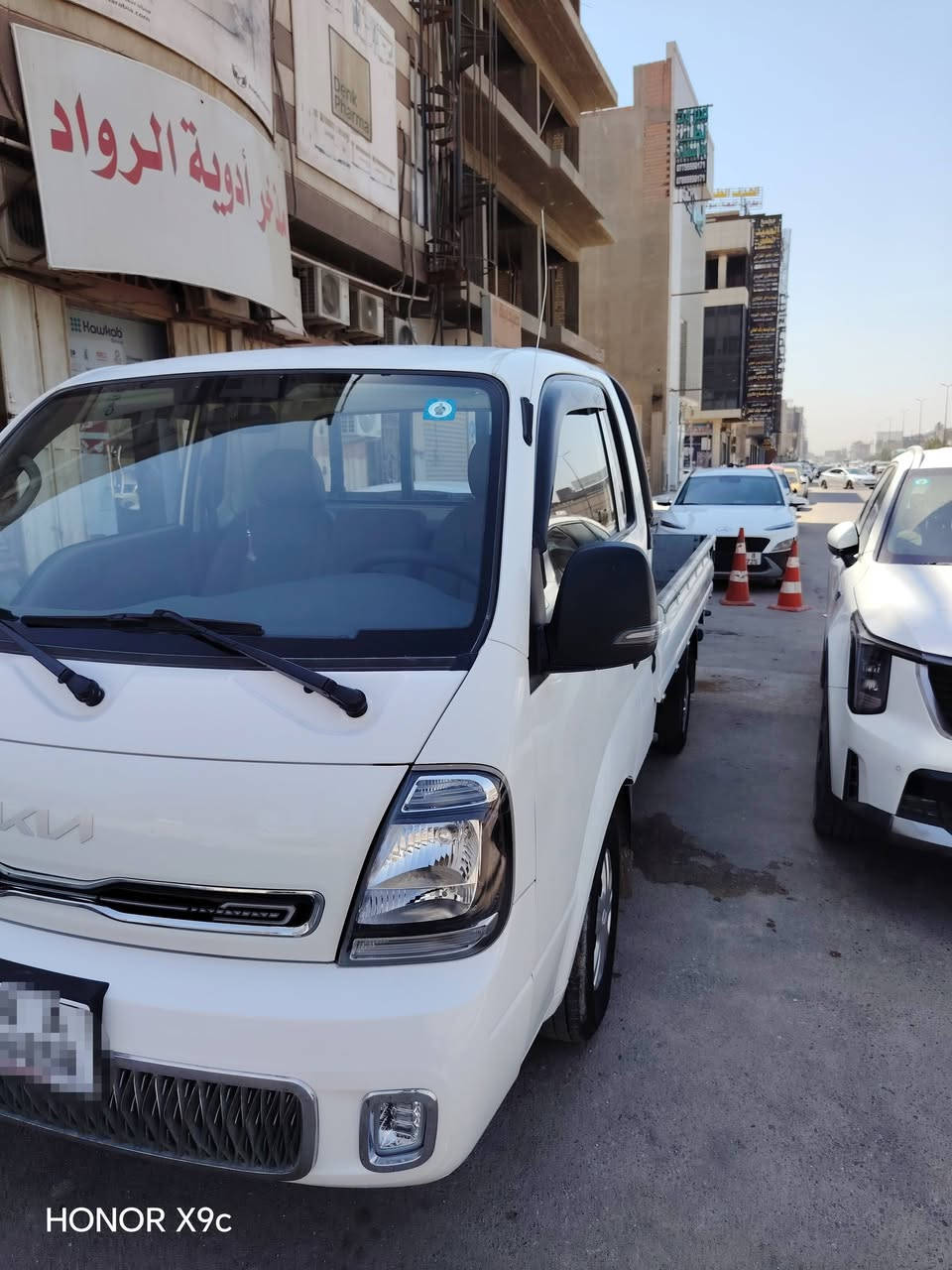 السلام عليكم السيارة للبيع موديل 2023 سيارة مكفولة. محرك ٢٧٠٠.السعر 150 و بيه مجال. رقم الهاتف:***********
