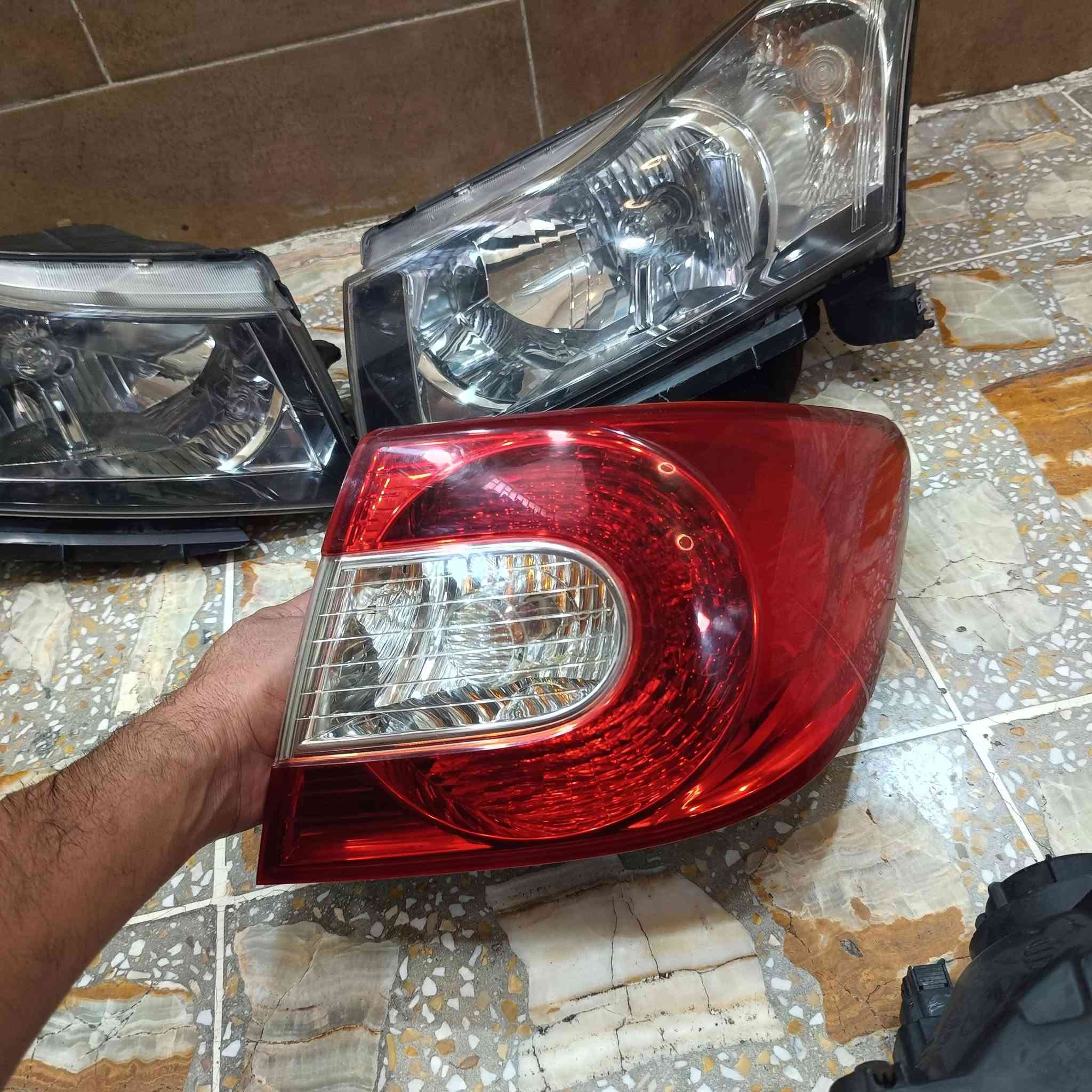 السلام عليكم زوج مازدات وتك بك لايت السعر 100 الف يعني 3 قطع بغداد الرصافه اكو توصيل
للمحافظات الاتصال ***********
