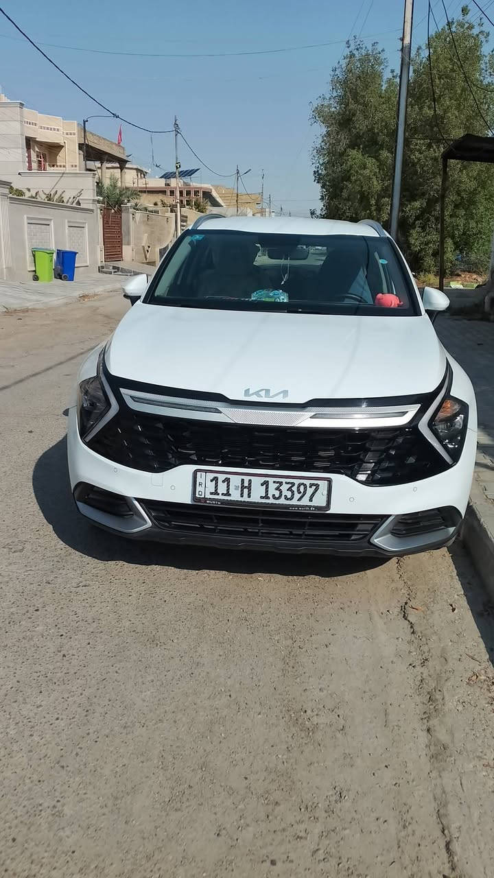 سلام عليكم.
سبورتج.25
خليجي مكفولة. محرك 2000 ماشية 19 الف. رقم بغداد. فول مواصفات عدا الفتحة. سعر قفل 230.  للاتصال ***********
