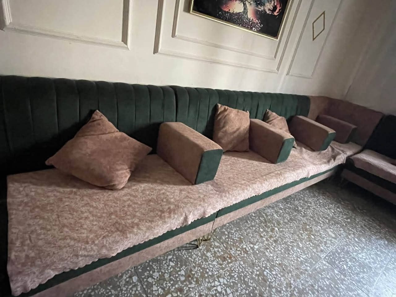 ديوان ١٠ مقعد • رايدي • مجال بسيط