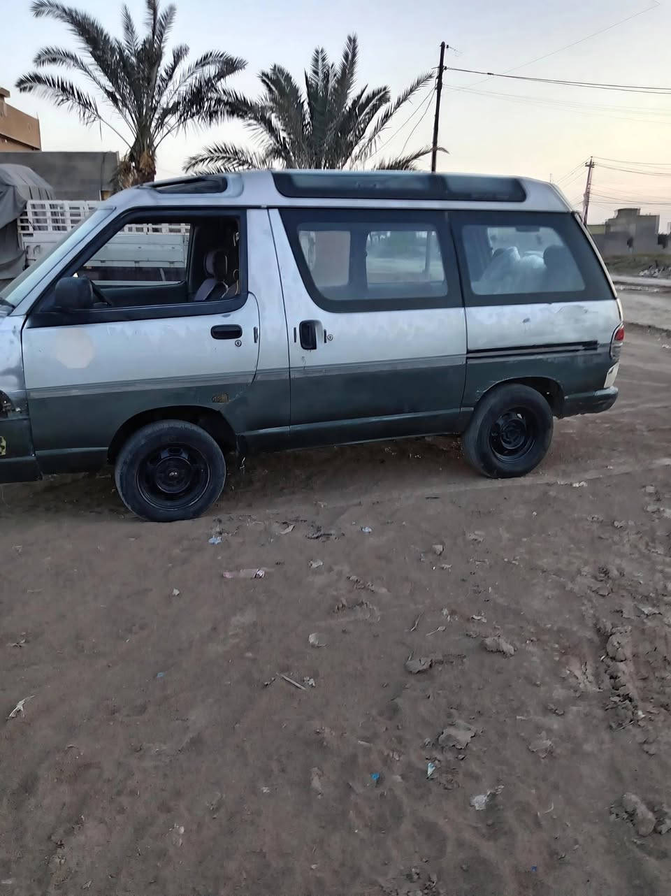 السلام عليكم سيارة تويوتا البيع موديل ٩٢ بسمي تخم تاير راديتر جديد بغداد حي اور سعر ٢٦ بيهه مال طيبين رقم الجوال ***********
