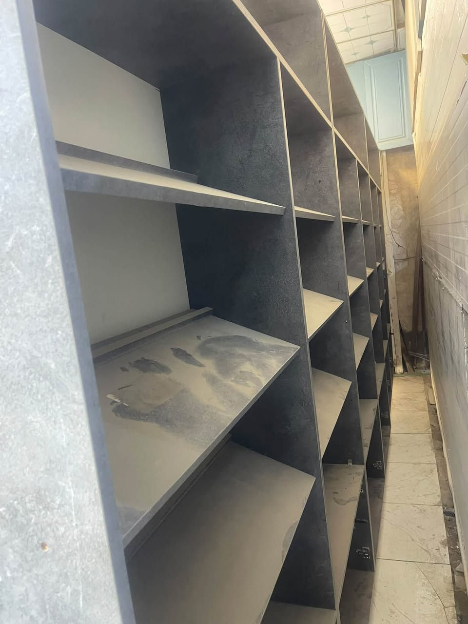 متاح ام دي اف ثقيل رفوف عرض محل 7 قطع القطعه 3م طول عرض175 مكان نجف للحجز واتساب***********

نص مكتوب في الصور:
- للبيع رفوف امدي درجة أولى مقاس كل رف: 4 متر طول × 3 متر عرض مصنوعة من مادة امدي (MDF) درجة أولى قوية ومتينة مناسبة لجميع أنواع المحلات تصميم عصري وأنيق صورة من داخل المحل فرصة مميزة لأصحاب المشاريع والمحلات التجارية تفاصيل التشطيب مثالية للعرض شكل جذاب متانة وطول عمر جودة عالية مكان التواجد النجف الأشرف *********** للاستفسار والحجز