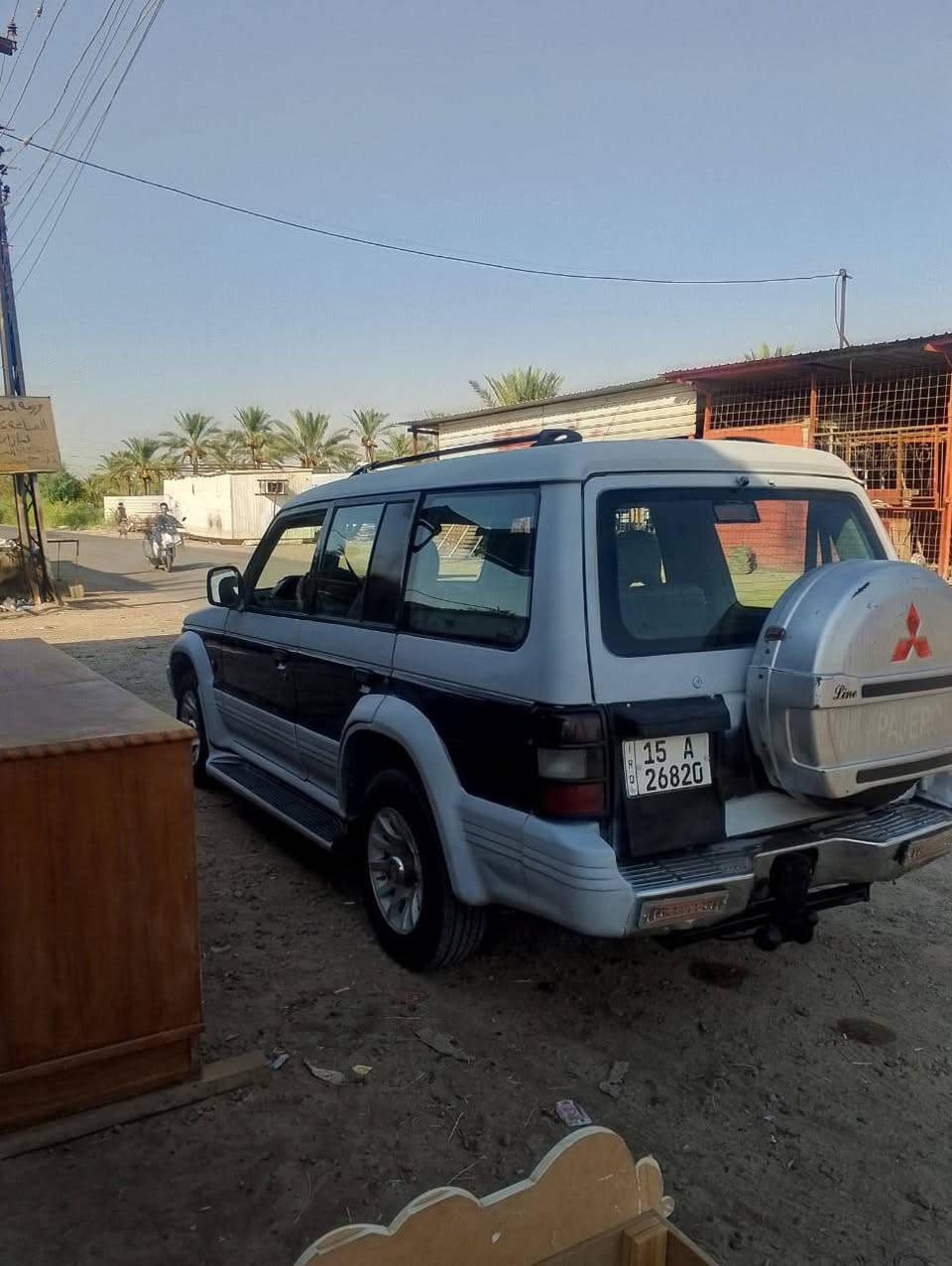 السلام وعليكم شباب باجيرو موديل 1996بسمي هزه جديده محرك وكير نظيفات كهربائيات شغاله السياره بصمه وبيها برنامج تشغيل من الموبايل نقصها زوج تاير وصدر نص عمر  وتبريد مايشتغل محرك بلادي السعر 45وبيها مجال قليل مكاني التاجي ***********===***********
