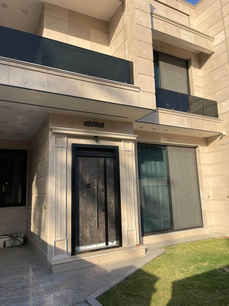 🏗️ شركة وادي المستقبل للتجارة والمقاولات العامة
🏠 اليوم أنجزنا بيتين بمساحة 600 م² في شارع فلسطين 

✨ بأعلى المواصفات والمعايير الهندسية

نقدّم لكم أفضل الحلول الإنشائية والتنفيذية، مع:

✅ تنفيذ بأعلى جودة

✅ إشراف هندسي متكامل

✅ الالتزام بالوقت والدقة

✅ أسعار مناسبة ومنافسة

🔴 عروضنا الخاصة بالبناء:

• عرض البناء بالطابوق الأصفر:  200 ألف دينار للمتر الواحد

• عرض البناء بالطابوق الأحمر:  230 ألف دينار للمتر الواحد

🏡 عروضنا المميزة لتسليم المفتاح:

🔹 العرض الأول:  500 ألف دينار للمتر

🔹 العرض الثاني:  550 ألف دينار للمتر

🔹 العرض الثالث:  600-750 ألف دينار للمتر

✨ اختار العرض اللي يناسبك وإحنا نوصل بيتك جاهز للسكن.

📞 للتواصل والاستفسار:

حيدر : ***********

علي : ***********
