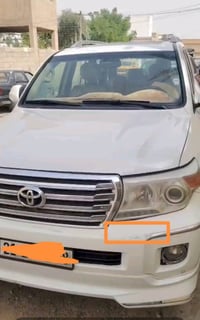 🚙 للبيع تويوتا لاندكروزر 60th Anniversary  🔹 اللون: أبيض 🔹 السيارة موج...