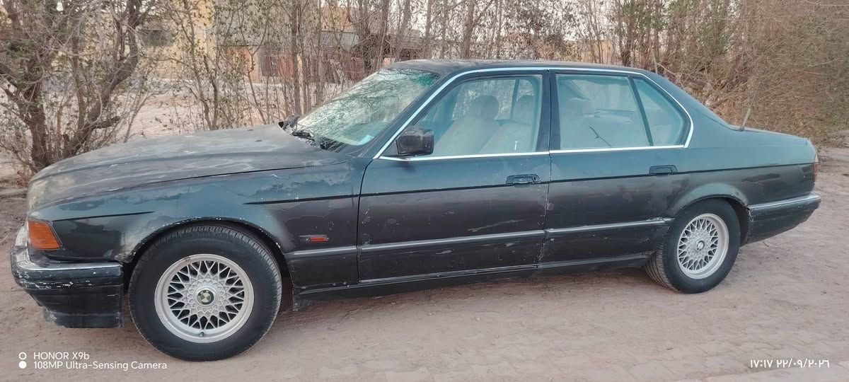 بي ام للبيع موديل 1991  محرك 3000 ففتي  صدر أمامي خلفي جديد الرقم بصره بأسمي تحويل ثاني يوم السعر 30 ورقه وبيها مجال قليل رقم الهاتف. *********** هذا رقم صاحب السياره وأني مكلف بالنشر

نص مكتوب في الصور:
- HONOR X9b
- 108MP Ultra-Sensing Camera
- ١٧:١٧ ٢٢/٠٩/٢٠٢٦
- O HONOR X9b
- HONOR X9b 108MP Ultra-Sensing Camera 17:17 2023/09/24
- ١٧:١٨ ٢٢/٠٩/٢٠٢٦