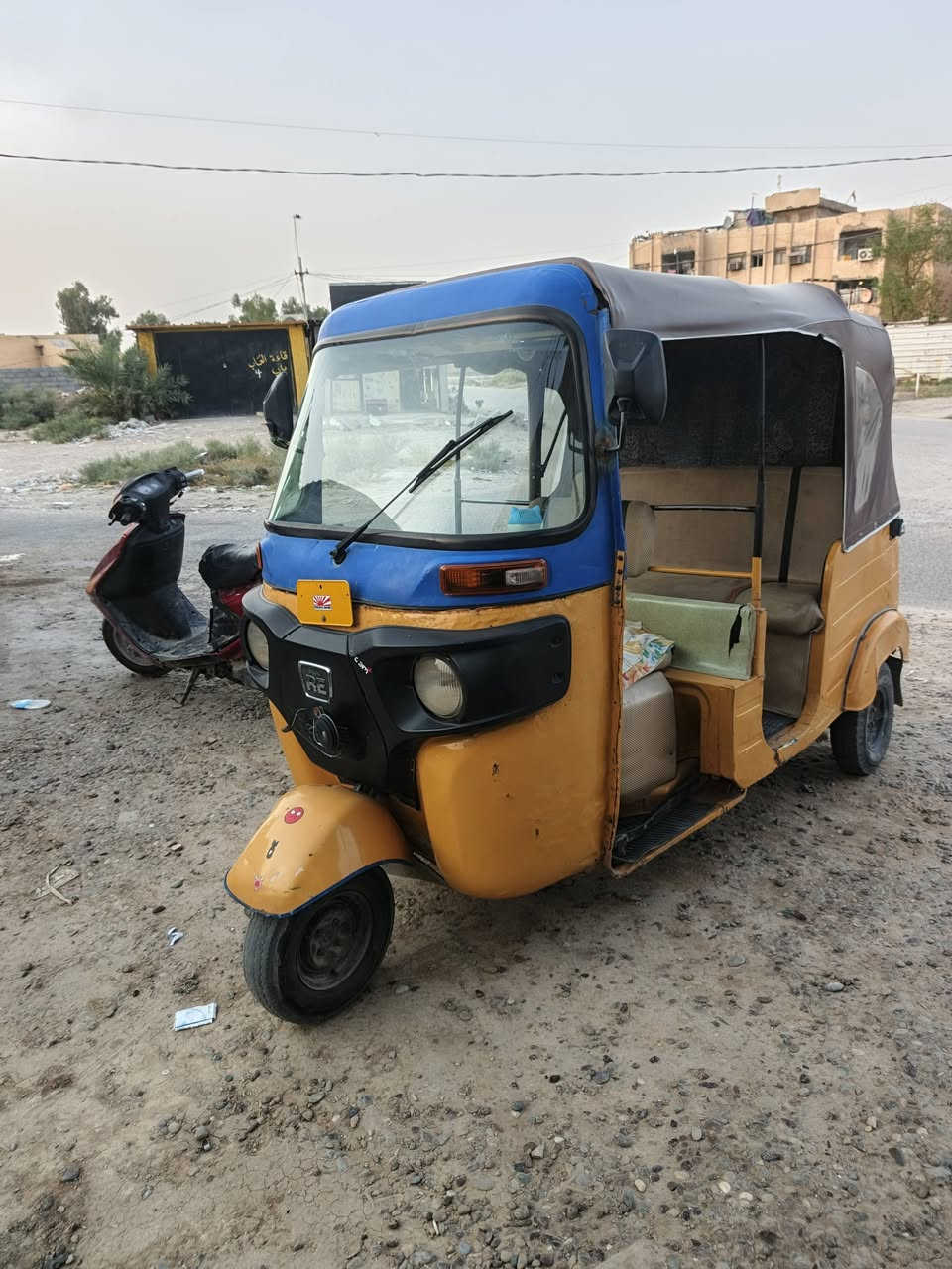 السلام عليكم تكتك 18 للبيع رقم وسنويه بسمي تحويل ثاني يوم تكتك خير من الله كبل للشارع ولشراي يتصل علرقم ***********
