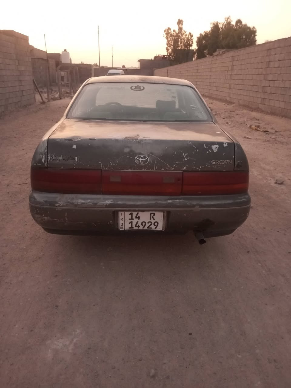 السلام عليكم سياره بطه كفاله عامه من العيب الشرعي رقم بصره انجليزي تحويل مباشر مكينه كير جدد سياره جاهزه عاوزها بس رشه الصبغ كفاله من الضربه والقص والنقل جثه ولصوليات والتحويل والغرامات السياره مال جناي سعر 36 وبيها مجال للشراي مكان السياره البصره ***********
