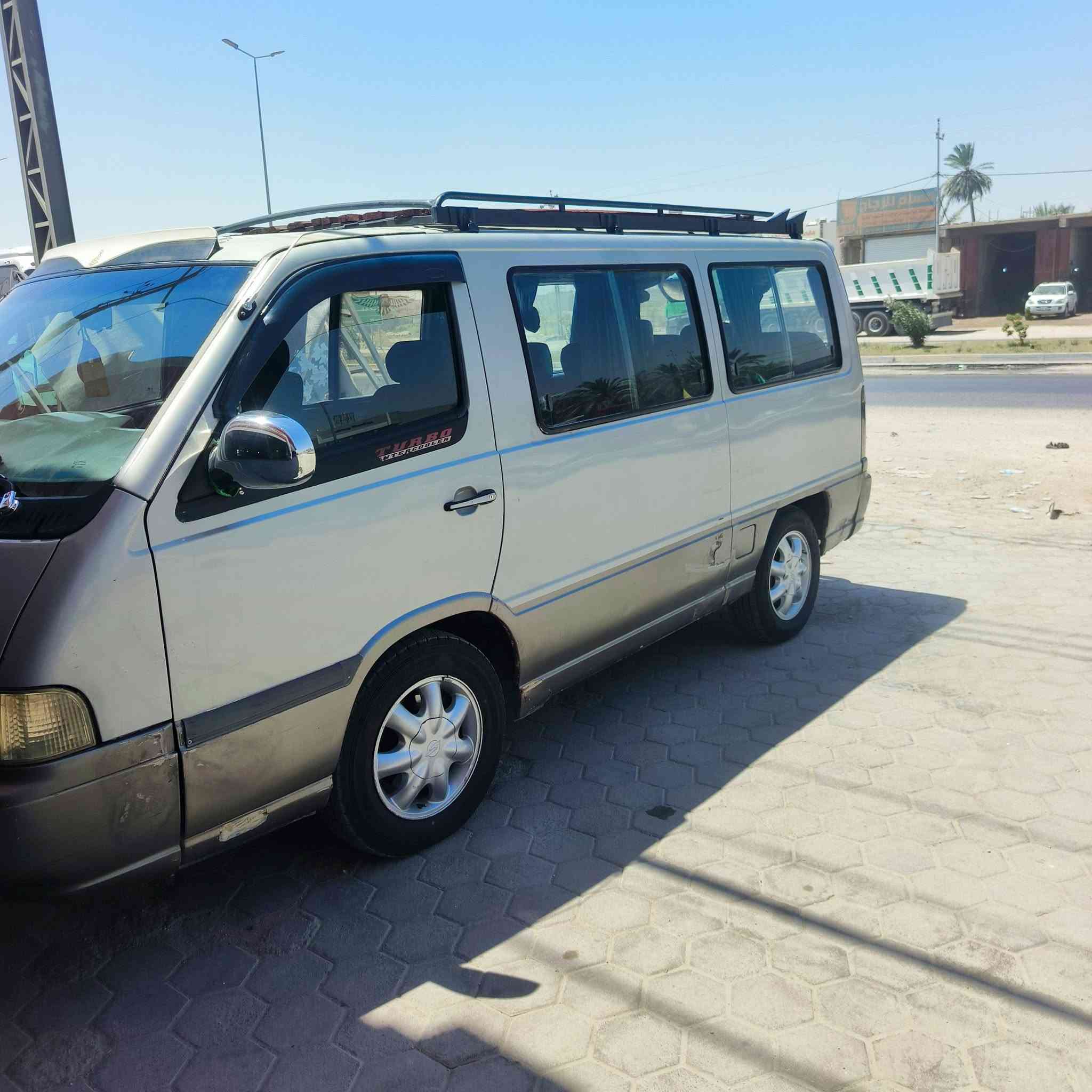 سلام عليكم استانه للبيع موديل 96رقم انكليزي سنويه 31مكينه وكير وحداديه وتخم تاير جدد سياره جاهزه من كلشي وشاشه مكان طوريج السعر 70وبيه مجال ***********
