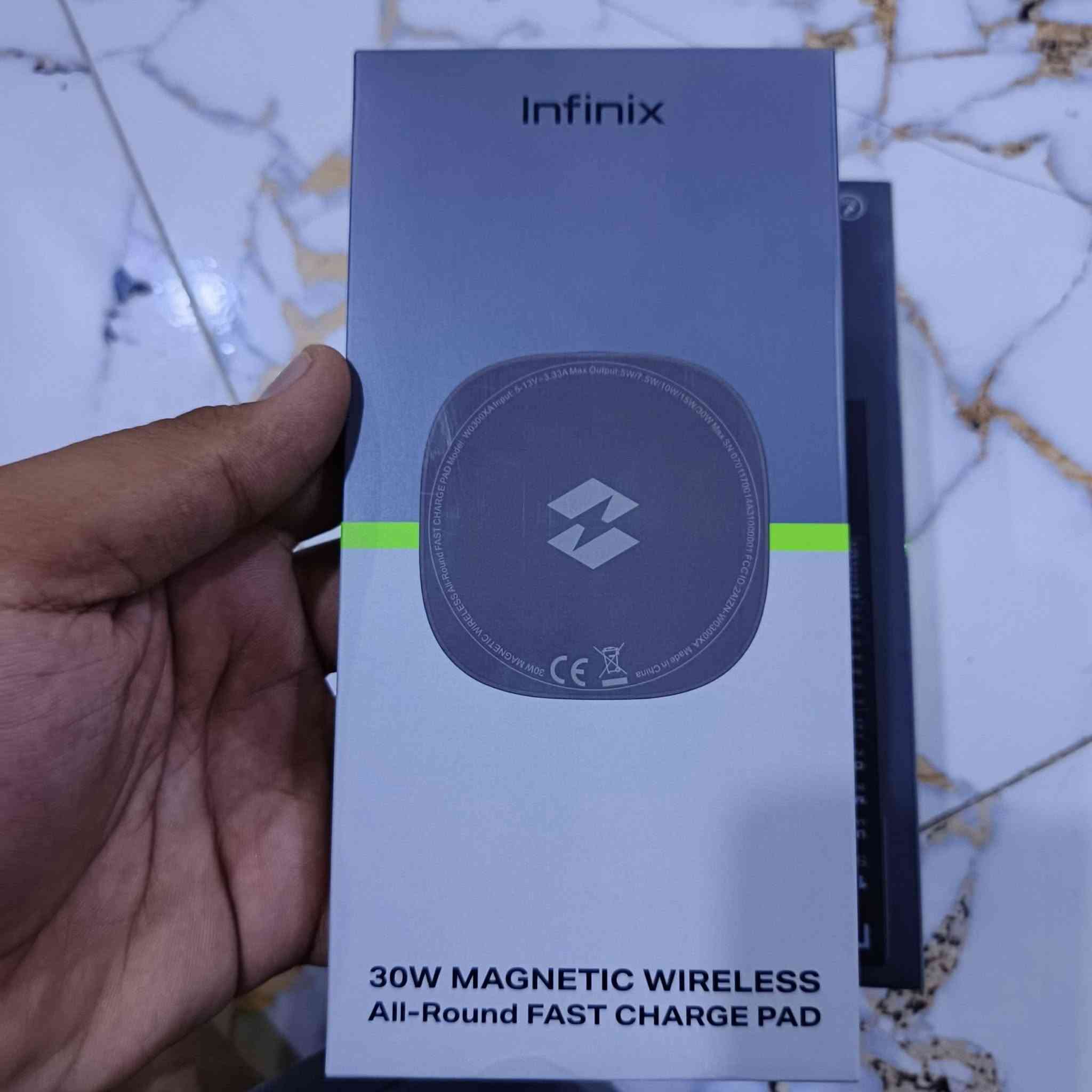 انفنكس نوت 50 برو بلس 5g
120 فريم ببجي 
بطارية 99
ذاكرة 256
عشوائية 12+12
كامرات زوم 100x مع تعديل الصور بالذكاء الاصطناعي 
شاحنة 100 واط بالاضافة الئ شاحن خارجي مغناطيسي50 واط
ملحقات كاملة مع الكرتونة 
تحديث الشاشة 144هيرتز 
الجهاز نضيف 
السعر 425الف 
رقمي ***********
بي واتساب
