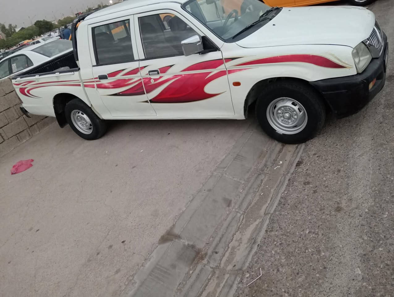 مستبوشي موديل 2000  كير محرك شرط هزه جديده سنويه جديده شرط تحويل وغرامات سعره 60 وبي مجال للاستفسار اتصل برقم ***********
