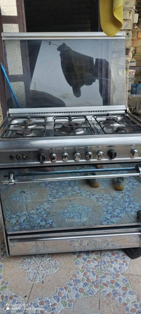 طباخ المصري نظيف جدا كلة شغال استفسار اتصل ***********
