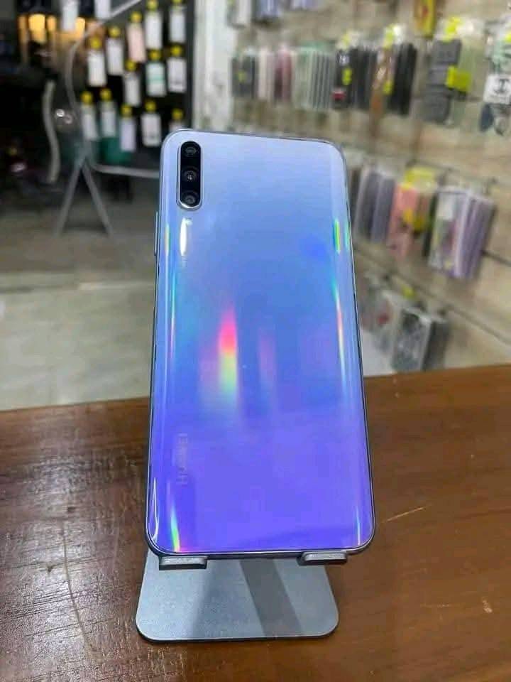 هواوي Y9s • ١٢٨جيجا/٦رام • ٤٨ميجابكسل