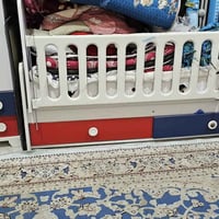 سرير طفل • غربي
