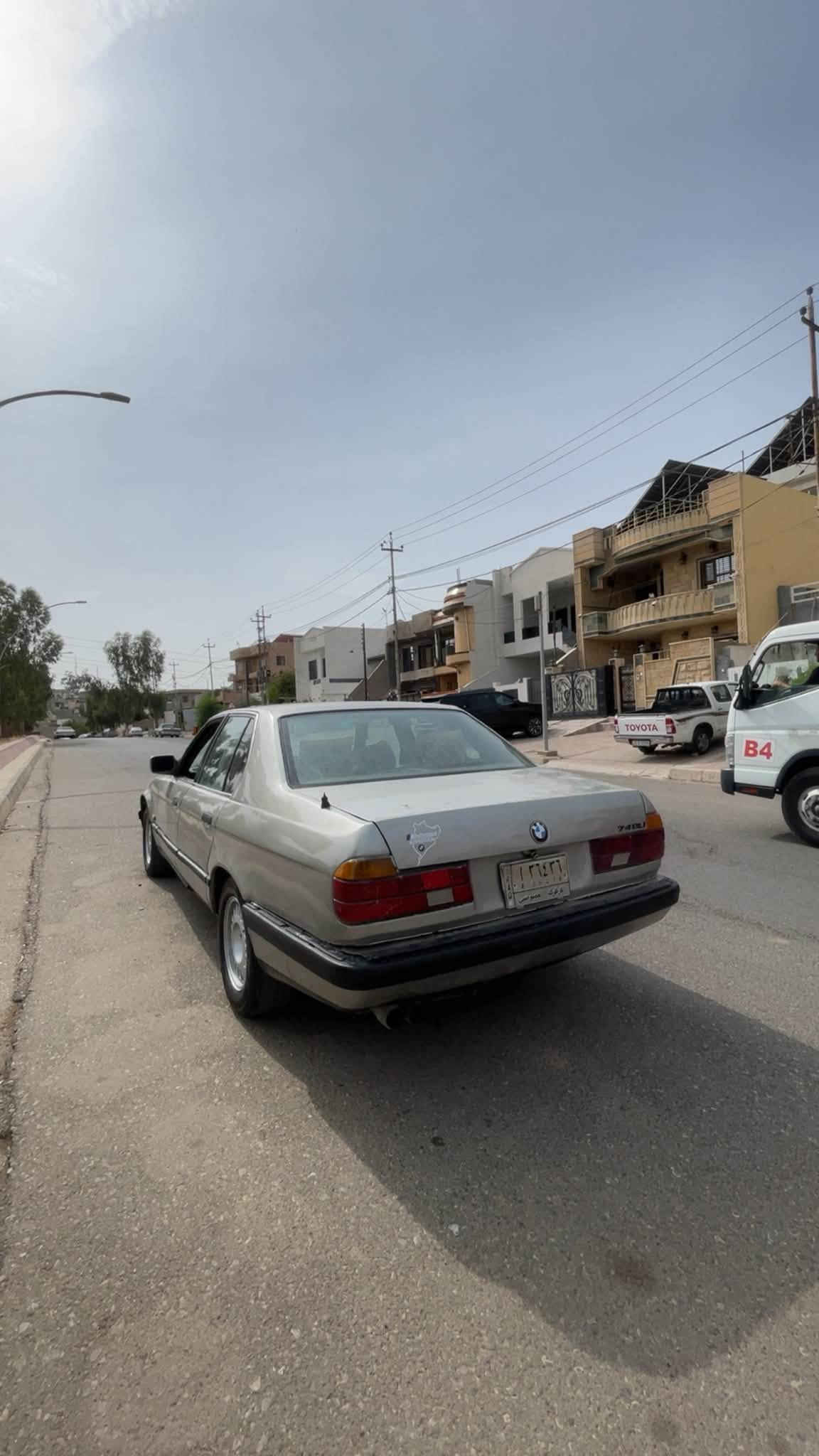 بي إم 735 • جير اوتو • داخل جلد